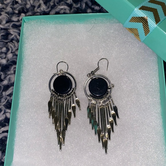 Silver Earring Set. - Picture 4 of 4